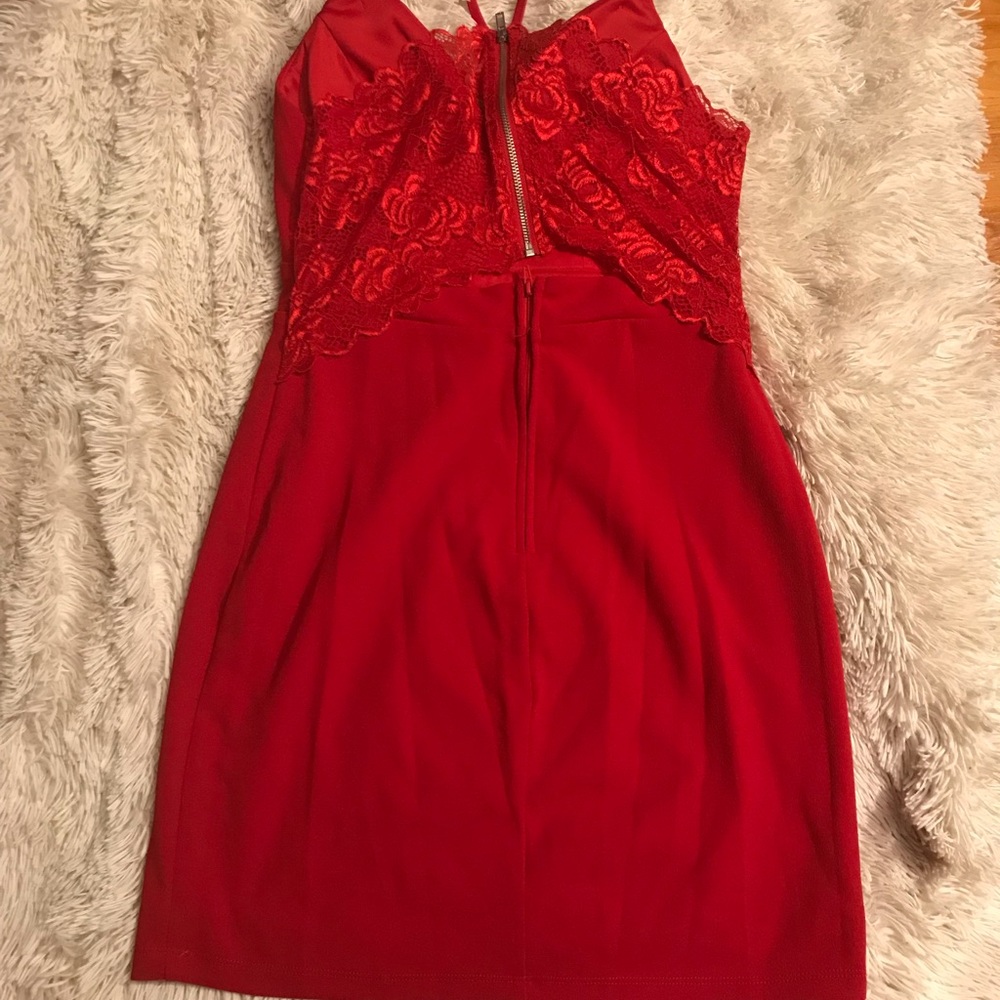 Red dress - Picture 3 of 5